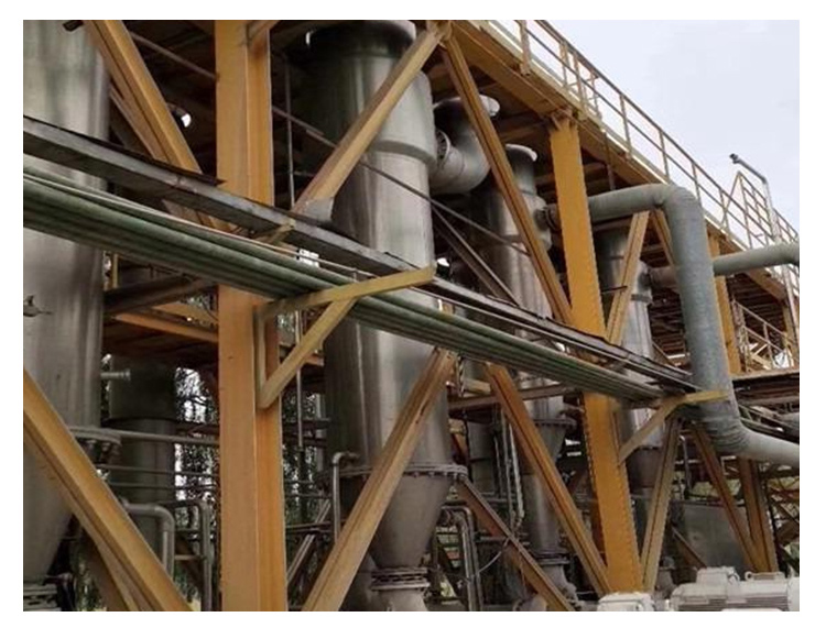 廢水蒸發(fā)器中由于物料在每根管內(nèi)成膜狀蒸發(fā) 廢水蒸發(fā)器中由于物料在每根管內(nèi)成膜狀蒸發(fā)